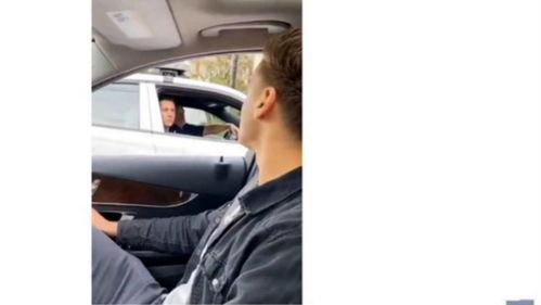 吃瓜群众迷惑搞笑视频,笑到肚子疼的瓜界奇观