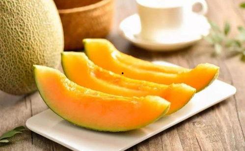 搞笑女人吃哈密瓜视频,女人吃哈密瓜，欢乐瞬间引爆屏幕